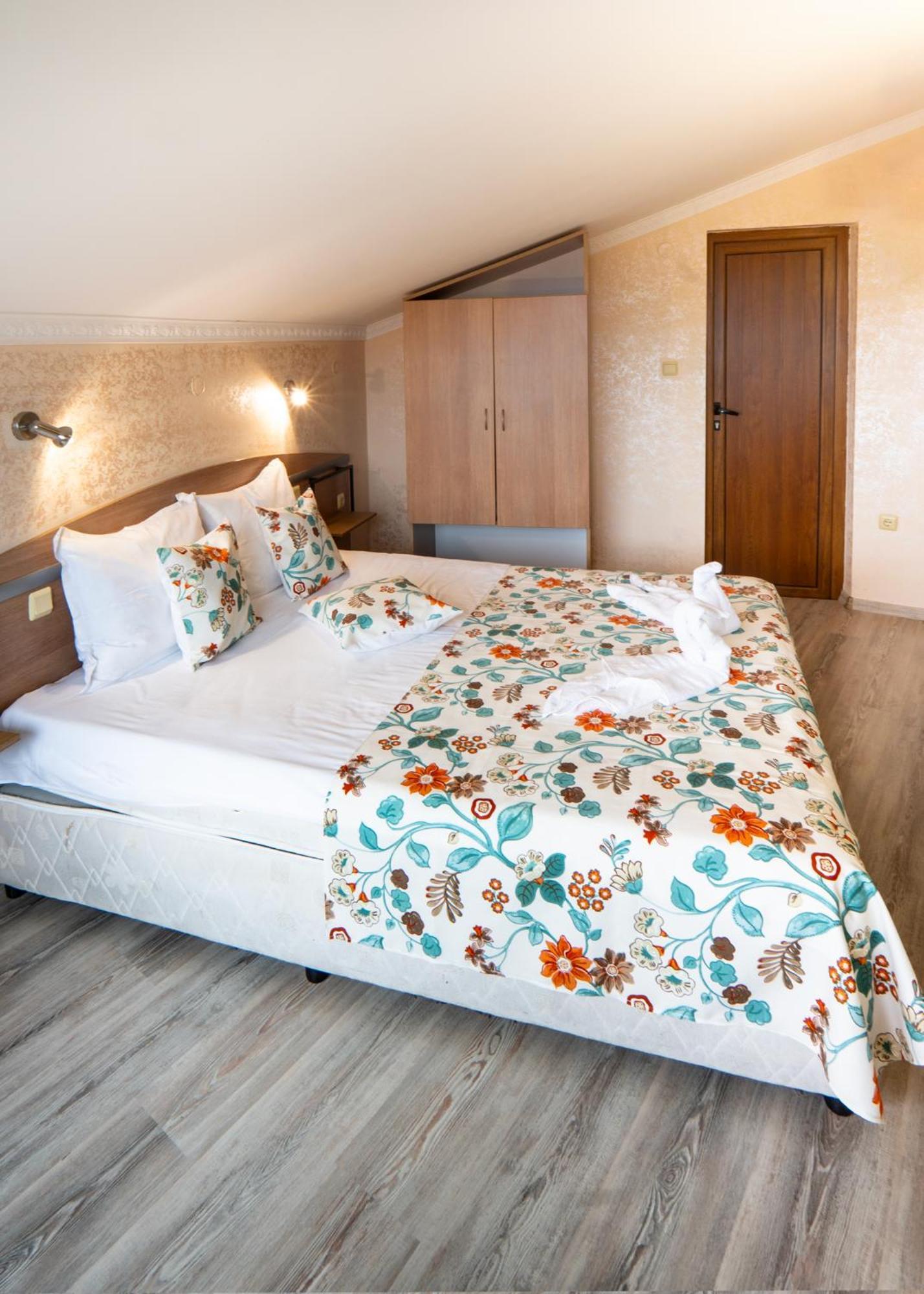 Hotel Zeus Ahyolu Dış mekan fotoğraf